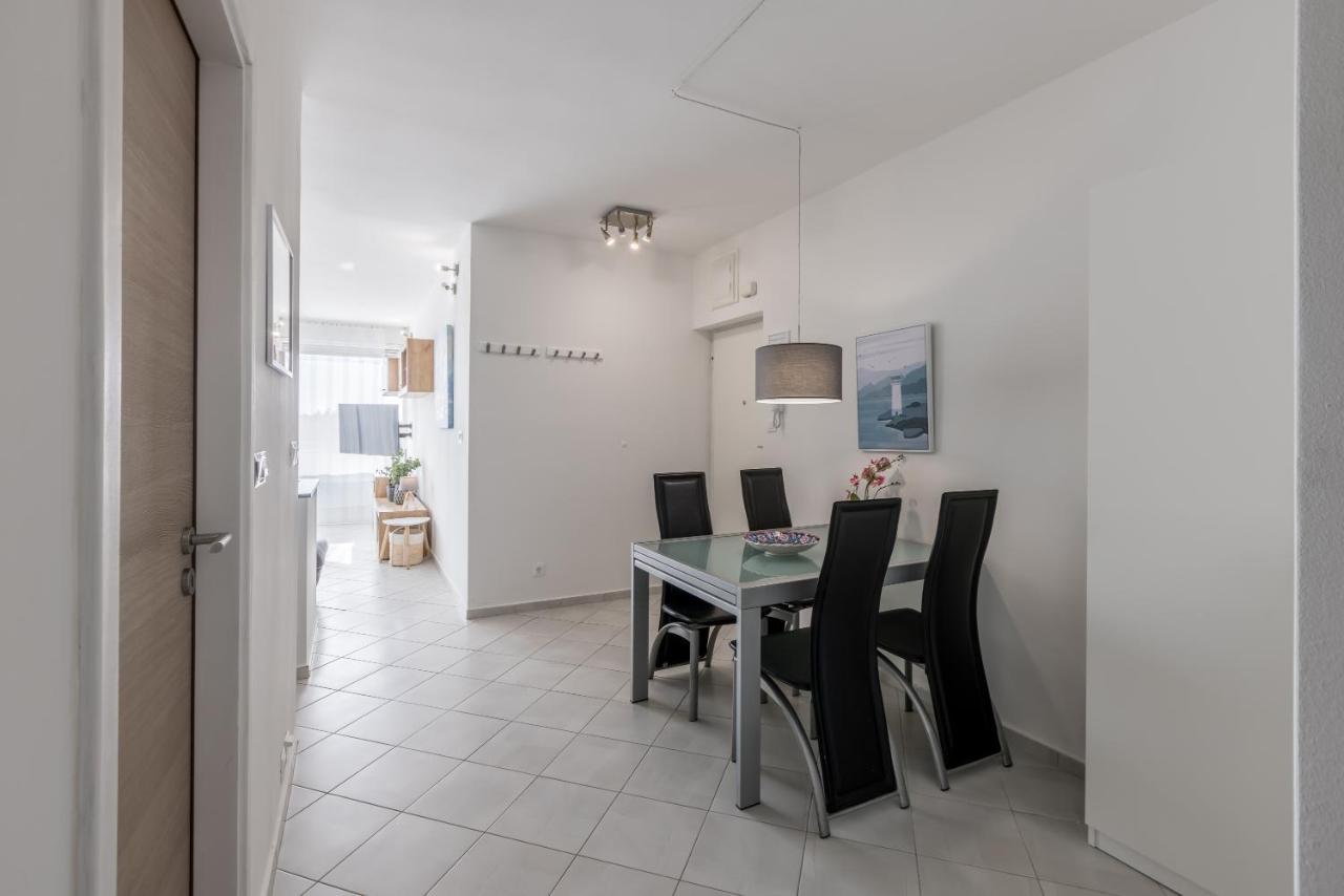 Sundowners Apartment, 52Qm, Double & Single Bed, 10 Min From Old Town Of 스플리트 외부 사진