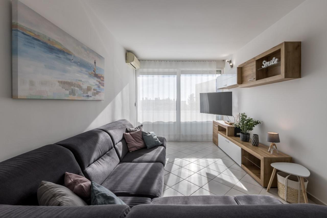 Sundowners Apartment, 52Qm, Double & Single Bed, 10 Min From Old Town Of 스플리트 외부 사진