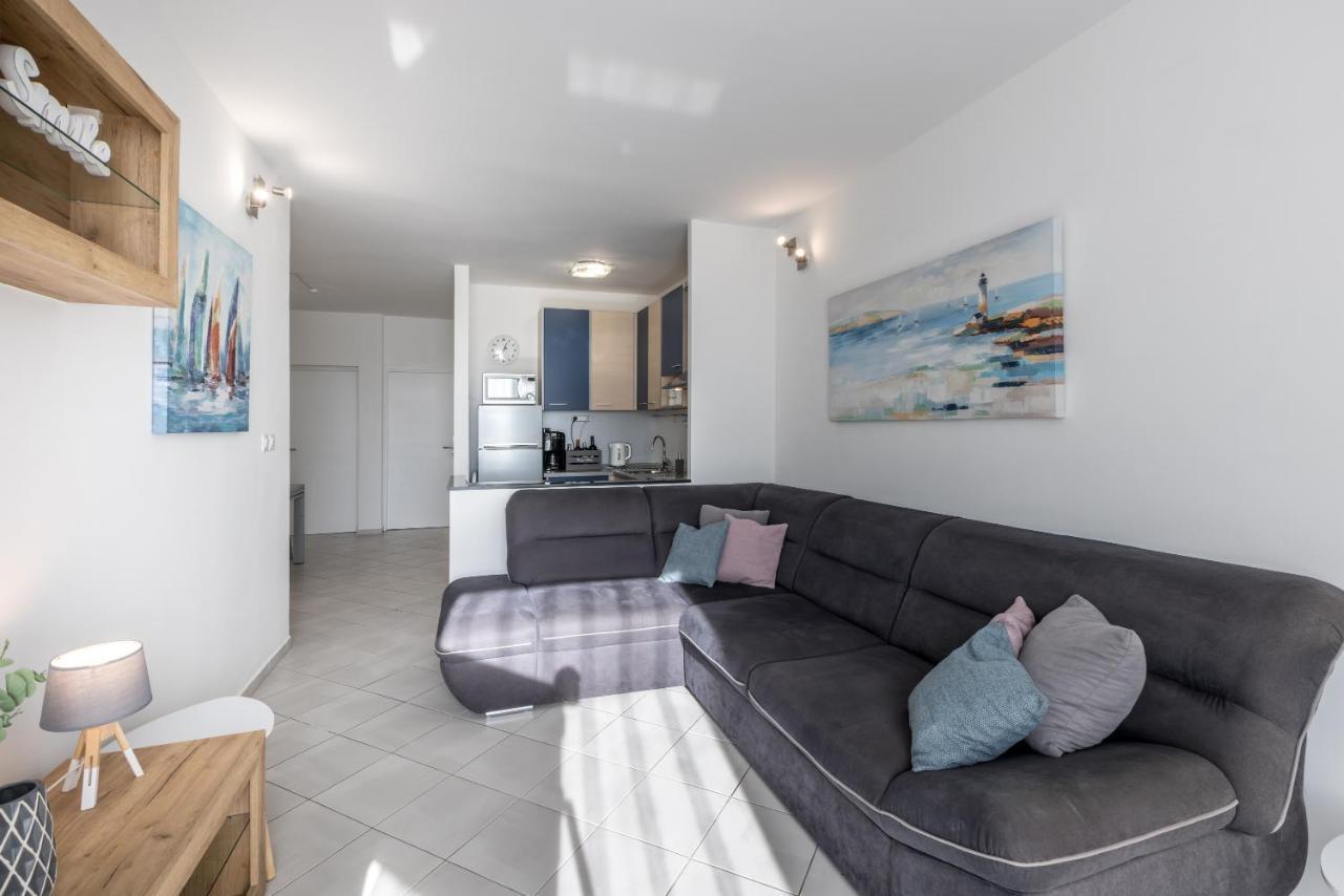 Sundowners Apartment, 52Qm, Double & Single Bed, 10 Min From Old Town Of 스플리트 외부 사진