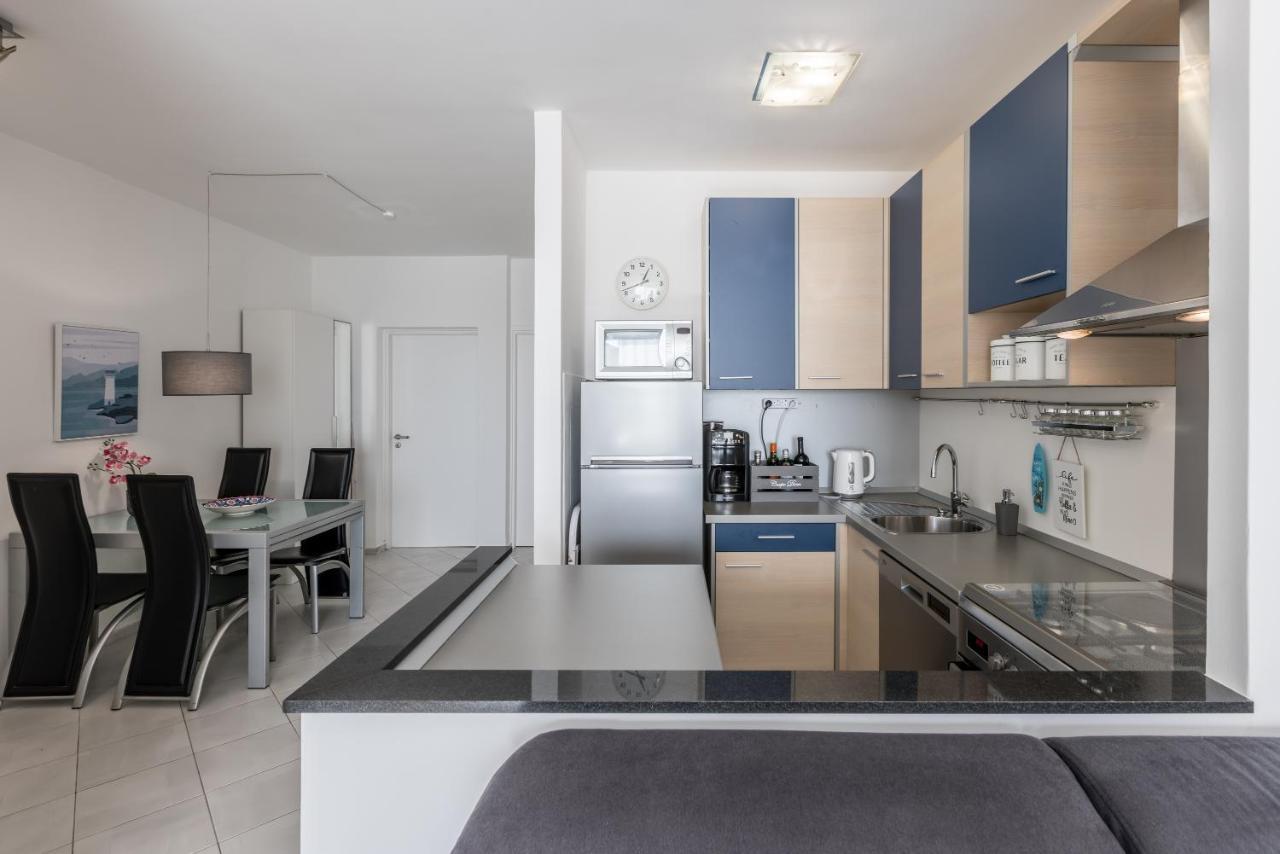 Sundowners Apartment, 52Qm, Double & Single Bed, 10 Min From Old Town Of 스플리트 외부 사진